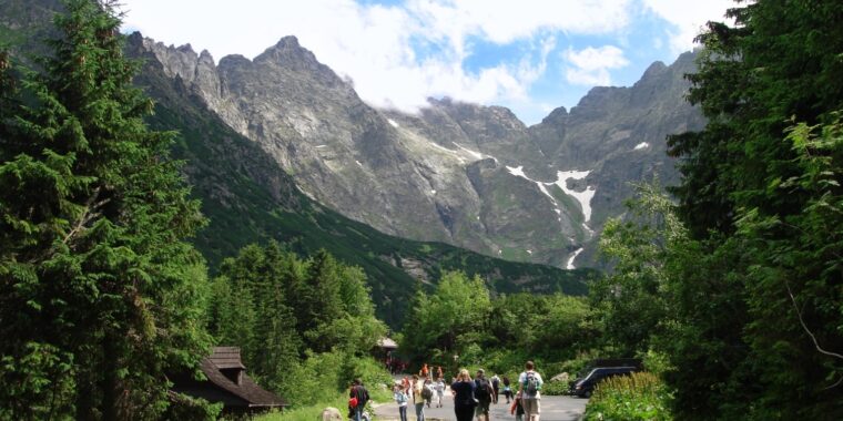 Morskie Oko — jak dojechać 2026 (z Krakowa, Zakopanego, busem i autem)
